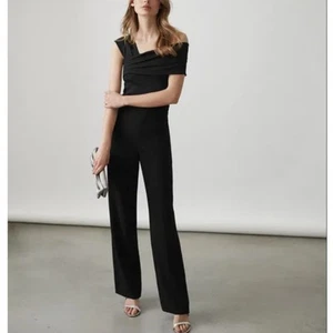 Reiss Perla Off the Shoulder Jumpsuit Women Size 8 Black Wide Leg Asymmetrical - Picture 1 of 16