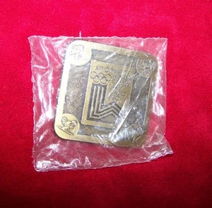 NUEVO EN PAQUETE VINTAGE JUEGOS OLÍMPICOS DE INVIERNO LAKE PLACID 1980 OLIMPICOS XIII HEBILLA DE CINTURÓN NUEVO - Imagen 1 de 3