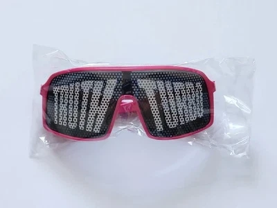 Gafas rosas The Outrunners caja de lucha profesional exclusiva AEW Truth Turbo Foto 1 de 2