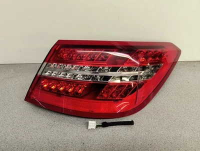 Luz trasera derecha pasajero Mercedes Benz E350 E550 2010-2013 OEM A2078200664 Foto 1 de 4