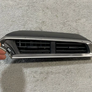 2015-2020 HONDA FIT Dash Center A/C Heater VENTS ASSEMBLY OEM FLAWS - Picture 1 of 12