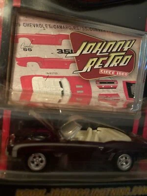 Chevy Camaro кабриолет 1969 фиолетовый 1/64 JOHNNY LIGHTNING ретро 1-й выпуск - Изображение 1 из 3