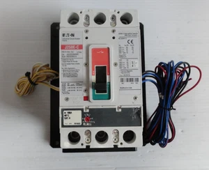 Disyuntor Eaton J250E-C JGE3250NNWC (#1) - Imagen 1 de 10
