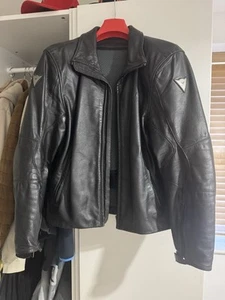 dainese leather jacket 50 - Picture 1 of 4