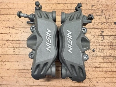 Juego de pinzas de freno delanteras derecha izquierda Kawasaki Ninja ZX6R ZX-6R 2007-2008 PAR Foto 1 de 4