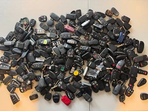 LARGE LOT OF KEY FOBS OEM AND AFTERMARKET LOT UNTESTED LARGE BOX FILLED 20 - Picture 1 of 4