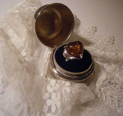 Anillo ámbar miel dorada cabujón en forma de corazón esterlina BBJ firmado de colección talla 5,75 Foto 1 de 4