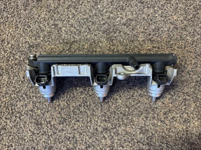 MV Agusta F3 800 2013 banco de rieles inyectores superiores secundarios 8000B8699 Foto 1 de 4