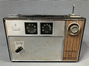 Radio de Colección Aristo-Tone 12 Transistores Estuche de Cuero Hecha en Japón Sin Probar Sin Cable - Imagen 1 de 13