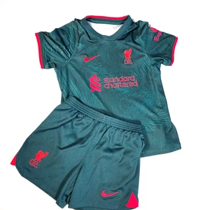 Kit Football Liverpool FC 2022/23 Troisième - Maillot & Short - Garçon Taille 5-6 ans - Photo 1/7