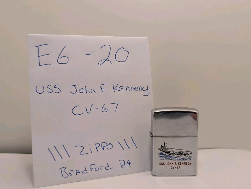 Isqueiro Zippo Vintage 1984 USS John F Kennedy CV-67 Marinha dos EUA - Imagem 1 de 4