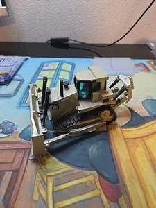Catepillar 1:50 Die Cast Model, D9R, Silver, #288, #451 - Picture 1 of 6
