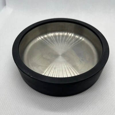 Cenicero negro posmoderno Masayuki Kurokawa Gom años 70 redondo de colección Foto 1 de 4