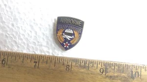 US Army - Airborne Trooper Carrier Pin - Picture 1 of 6