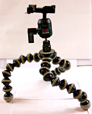 JOBY Gorrila Pod-3 SLR-Zoom Flexible Tripod with Ball head Bundle - Image 1 of 4