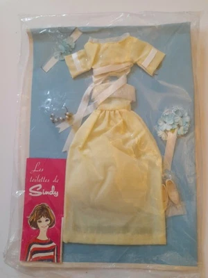 Rare French Issue MOC 1960s Sindy Doll 12509 Bridesmaid Outfit & FRENCH BOOKLET - Image 1 of 4