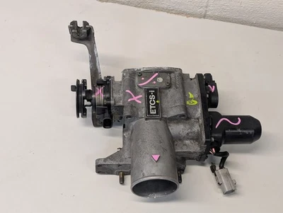 Cuerpo del acelerador de inyección de combustible Lexus GS300 IS300 2000-2004 22030-46220 OEM JDM Foto 1 de 4