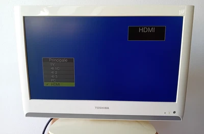 Monitor TV PC Computer Toshiba White 19 " 19AV616DG - Image 1 of 4