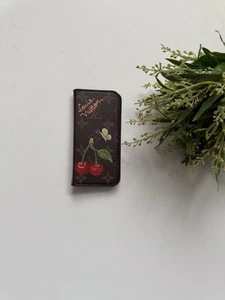 Louis Vuitton Monogram iPhone 8 Phone Case With Hand painted Cherries /butterfly - Photo 1 sur 11