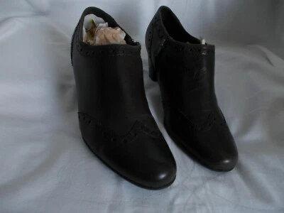 schöner brauner Damenschuh Gr.40 von Janet D. - Bild 1 von 4