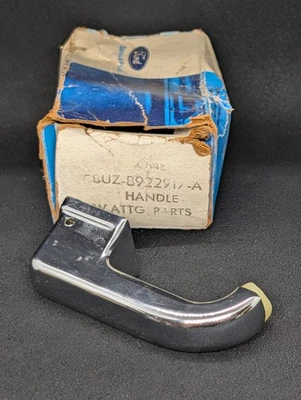 NOS 1977 1978 FORD F100 F150 F250 F350 PICKUP TRUCK LH DOOR VENT WINDOW HANDLE - Image 1 of 4