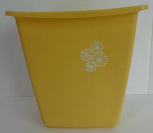 Vtg Rubbermaid Harvest Gold Yellow Wastebasket 2952 With Flower Emblem 10.5" - Picture 1 of 12