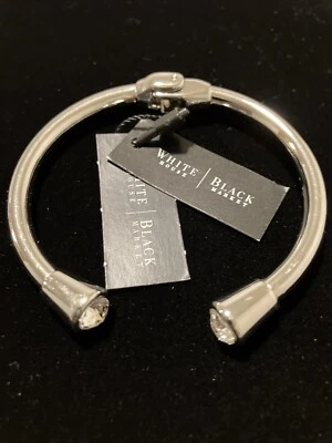 PULSERA BRAZALETE CON BISAGRAS TONO PLATA MERCADO NEGRO CASA BLANCA - NUEVA CON ETIQUETAS Foto 1 de 3