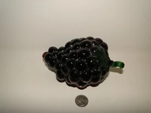 Glass Purple Cluster Of Grape Fruit Vegetable  w/ Applied Stem - Picture 1 of 9