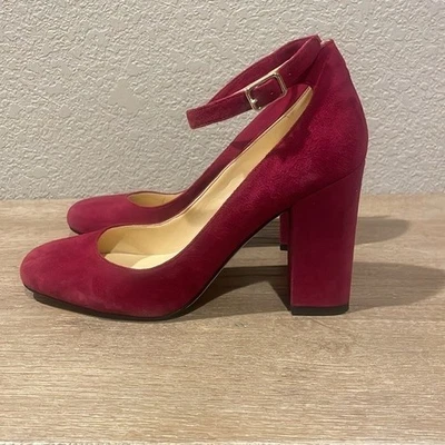 Zapatos de salón Ivanka Trump 'Oasia' con correa en el tobillo granate de gamuza Foto 1 de 4