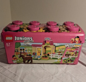 LEGO Juniors Easy to Build Set 10674 Pony Farm BRAND NEW NISB RARE Girls City
