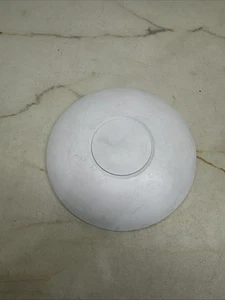 Ubiquity UniFi UAP-AC-PRO Access Point - Picture 1 of 4