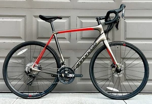 2019 Cannondale Synapse Disc Carbon Road Shimano 105 R7000 11 Speed Bike 58 cm - Picture 1 of 11