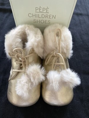 Chinelos forrados de pele de couro dourado metálico italiano Pepe 12 a 18 meses tamanho 5,5 (21) - Imagem 1 de 4