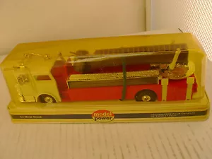 MODEL POWER PLAYART 1:48 SCALE RED W/WHIT CAB MACK FIRE ENGINE SNORKEL TRUCK NEW - Picture 1 of 4