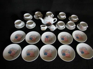 De colección. Juego de té para niños Pretty Port tazas de tetera Cr y azúcar y platos osos 35 piezas - Imagen 1 de 12