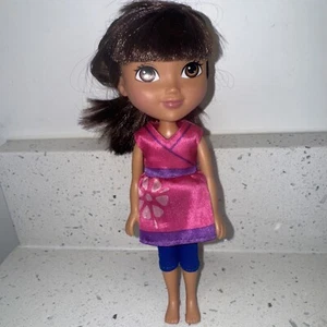 Muñeca Dora la Exploradora 8"" con ropa extraíble Mattel 2013, 2424WC - Imagen 1 de 7