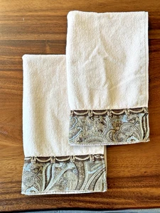 Avanti Elfenbein Luxus Handtuch Bradford Collection mit blau braunem Paisley-Borte - Bild 1 von 18