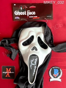 Maschera Mikey Madison autografata firmata Ghostface Fun World UW Beckett COA horror - Foto 1 di 3