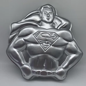 VINTAGE 1977 WILTON SUPERMAN TORTIERA 502 1212 METALLO DC COMICS - Foto 1 di 3