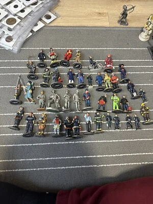 lot de figurines pompiers Del Prado. 40 figurines - Photo 1/4