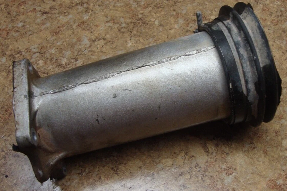 Honda ATC 200 1984 3 ruedas rojo grande eje trasero buje carcasa eje montaje de transmisión 84 Foto 1 de 1