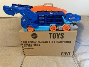 Hot Wheels HNG50 City Ultimate T-Rex Transporter, Hauler Transforms into a Dino - Picture 1 of 6