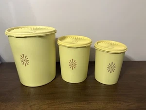 Vintage 70er Tupperware gelb 3 Stück rund Kunststoff Nesting Kanister Set mit Deckel - Bild 1 von 5