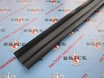 Cordón de capucha Buick 1953-1958 | Extrusión | Sello de capucha a capucha Foto 1 de 4