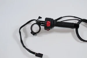 17-25 SUZUKI GSXR1000R RIGHT CLIP ON HANDLEBAR W SWITCHES 37200-17KA0 #0621 - Picture 1 of 7