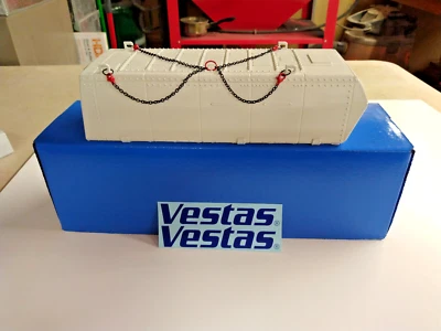 3D-печатные Vestas Турбинная Нагрузка с Наклейками Float On Подлинные Vestas Серые 1/64. - Изображение 1 из 4