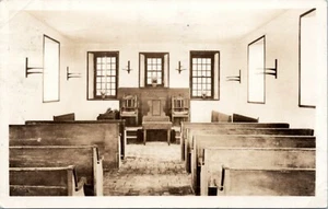 RPPC Innenraum unbekannte kleine Kirche - Bild 1 von 2