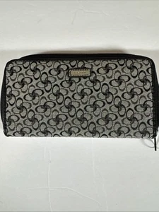 Rosetti Women’s Black Zip Around Wallet Organizer Clutch Gray/Black Pattern - Picture 1 of 3