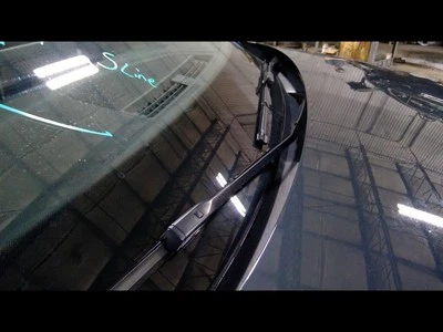 Brazo limpiaparabrisas derecho A4 AUDI 2017-2023 1584518 Foto 1 de 4