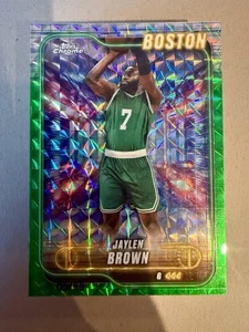 2025 Topps Chrome #28 Jaylen Brown Green Geometric Refractor 05/99 - Bild 1 von 3